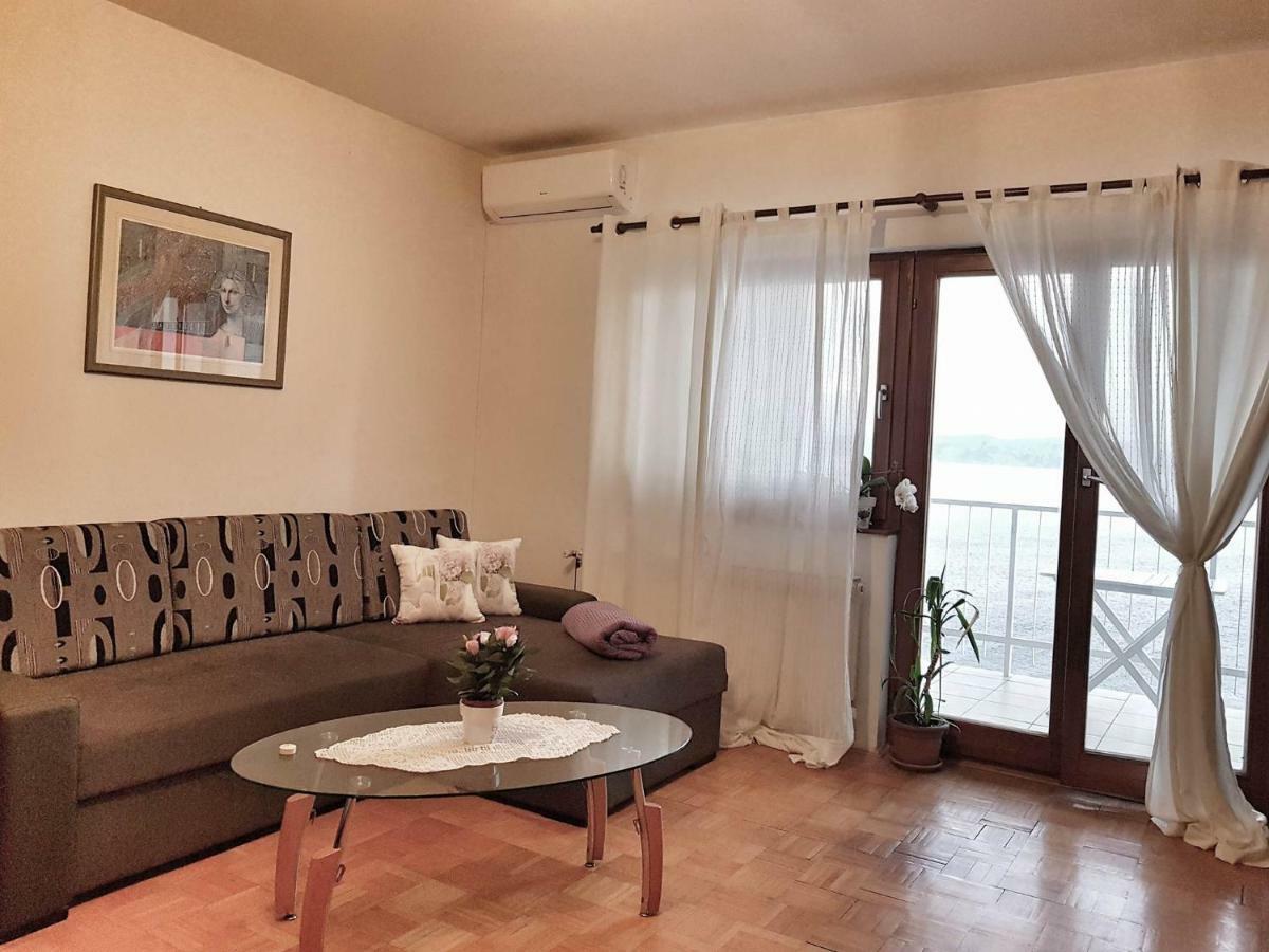 Apartman Ada Сень Екстер'єр фото